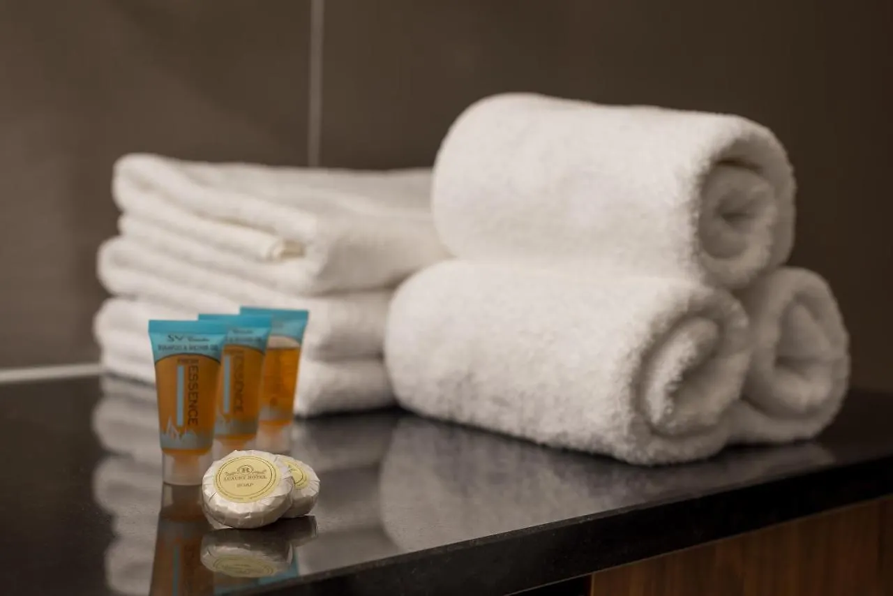 Hotel Deluxe & Executive Spa By Rafaelo Shengjin