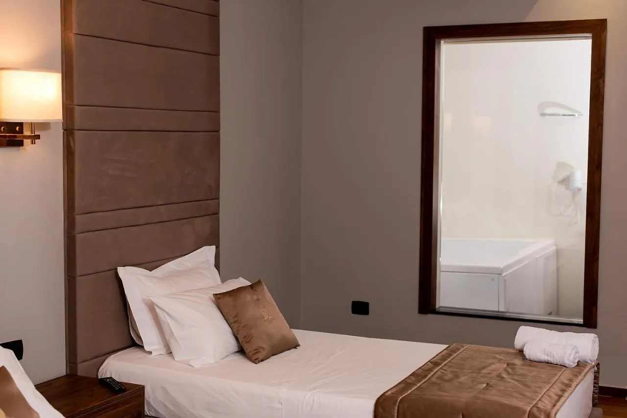 Hotel Deluxe & Executive Spa By Rafaelo Shengjin